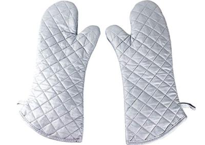 China Cotton Lining Silver Oven Mitts High Temperature Resistance Easy Clean for sale