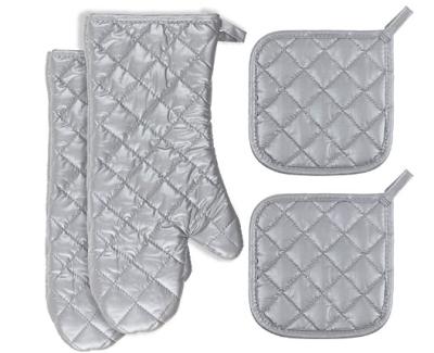 China Waterproof Protective Silver Oven Mitts Heat Insulation Customized Patterns  for sale