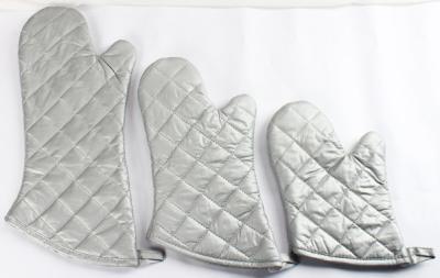 China Silver Plated Cotton Heat Resistant Oven Mitts Soft Thickened Plain Design for sale