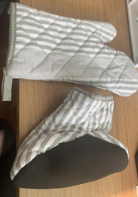 Китай Набор перчатки печи силикона держателя бака перчаток микроволновой печи теплостойкий продается