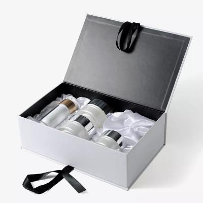 China Embalaje de caja de perfume impresa personalizada Barnizado de laminación mate en venta