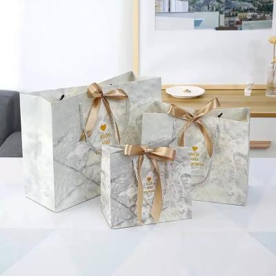 China Lipack Papierverpackungstüten für Hochzeiten 157 g/m² 175 g/m² ISO-zertifiziert zu verkaufen