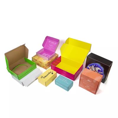 China Shipping E Commerce Cardboard Boxes Cmyk 4 Color Offest Printing for sale