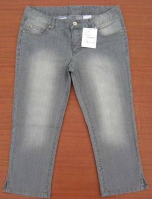 Chine Les jeans de Capris du trois-quarts de la fille excédentaire de l'habillement -3600PCS du Brésil rejette l'inventaire de pantalon à vendre