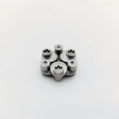 China Torx tornillos excéntricos de grado 12.9 acero Dacromet revestido de offsets personalizados en venta