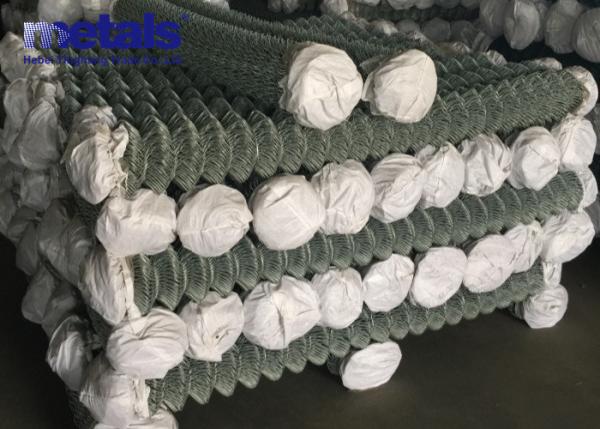 Quality 7 Feet Galvanized Chain Link Mesh Fence Hole Shape 10m ODM for sale