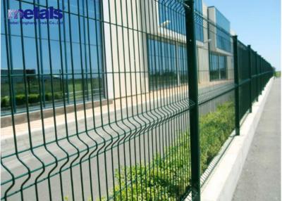 China Panel de cercas de malla de alambre recubierto en polvo Cercas de jardín alambre verde 2,5 mm en venta