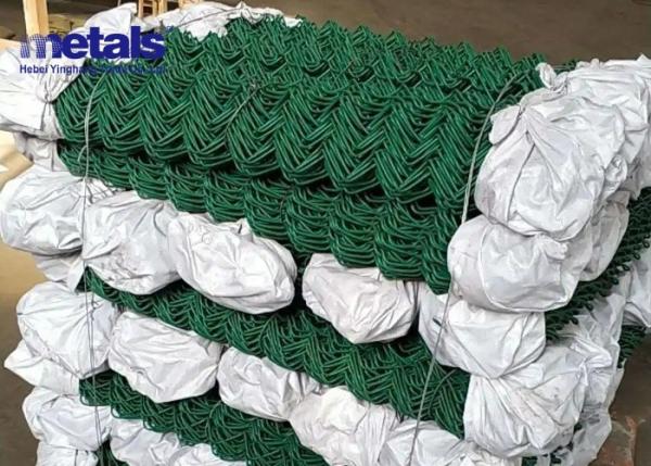 Quality Custom Fence Cyclone Wire Mesh Vinyl Coated Chain Link Fence 5ft Green for sale