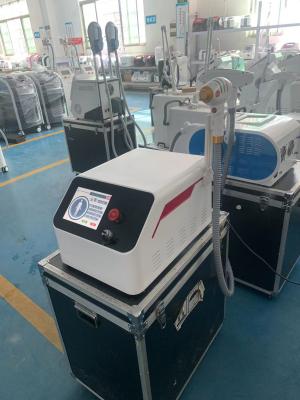 China longitud de onda triple 755nm 808nm 1064nm del pelo 2000W de la máquina permanente del retiro en venta