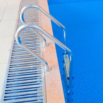 China 5 Edelstahl-Swimmingpool-Leiter der Schritt-1.35mm zu verkaufen