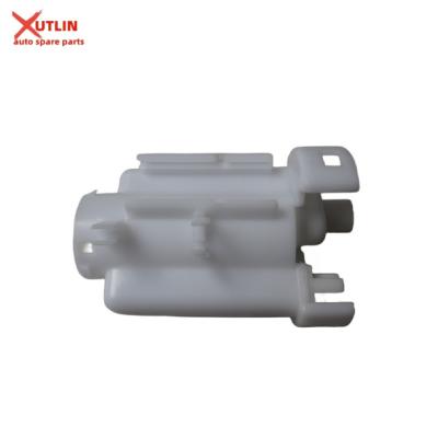 China Filtro de piezas de automóviles de plástico para Mitsubish Pajero MR529135 Motor 6G74 Filtro de combustible Assy en venta