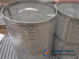 Chine Le trou rond d'acier inoxydable a perforé le cylindre utilisé pour l'industrie de filtration à vendre