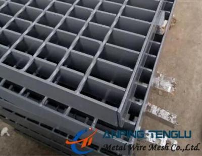 China Edelstahl galvanisierter Gehweg, der gezackte flache Stangen-feste Struktur zerreibt zu verkaufen