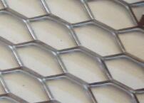 China Hexagonal Hole 0.5 To 8mm Expanded Metal Mesh For Protection for sale