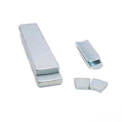 China NdFeB Sintered Neodymium Magnet Rare Earth Arc Magnets With Zinc Coating for sale
