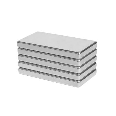 China Heavy Duty Industrial Neodymium Magnets Rare Earth Bar Magnets RoHS Certified for sale