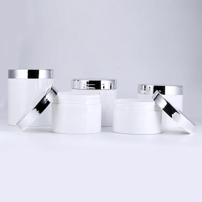 China Custom Printed Transparent Plastic Cosmetic Jar Smooth Surface Various Sizes 10ml-150ml Te koop