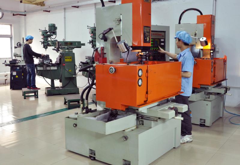 Verified China supplier - QIZI Plastic & Metal Co., Ltd.