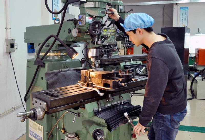 Verified China supplier - QIZI Plastic & Metal Co., Ltd.