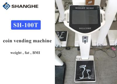 Chine Échelle à jetons de poids de BMI avec le distributeur automatique de pièce de monnaie d'analyse de graisse du corps à vendre