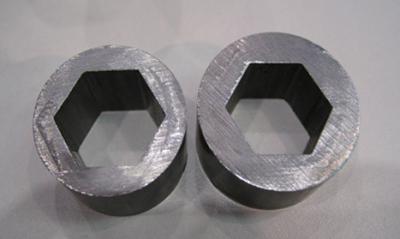 中国 六角形の継ぎ目が無く平らな楕円形の鋼鉄管の中の SAE1010 特別な鋼管 販売のため