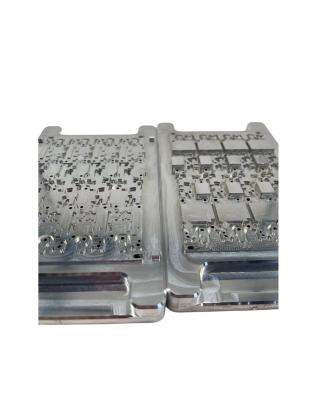 China Partes CNC de aluminio personalizado de alta resistencia con mecanizado de torsión de fresado en venta