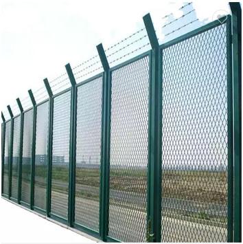 China 75mm Green Vinyl Coated Galvanised Chain Link Fencing For Gardens for sale
