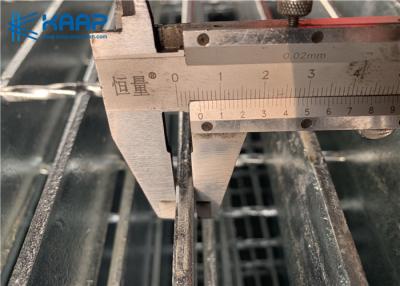 中国 軽い構造の棒鋼の格子、高い軸受け容量に火格子を付ける滑らかな棒 販売のため