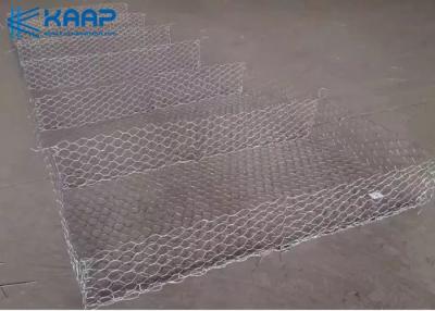 Chine Le HDG a galvanisé les boîtes hexagonales tissées de cage de Gabion soudées par 4.0mm à vendre