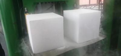China El hielo seco del dióxido de carbono cubica el fabricante que las cápsulas bloquean 25kgs en venta