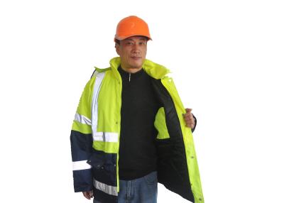 China Alta chaqueta respirable de la cazadora de la seguridad de la chaqueta 300D Oxford de la prenda impermeable de la visibilidad en venta