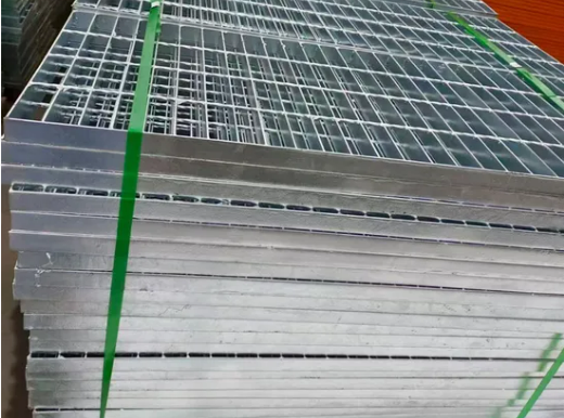 Hot-Dip Galvanized 316L Stainless Steel Grating with Serrated Anti-Slip ...
