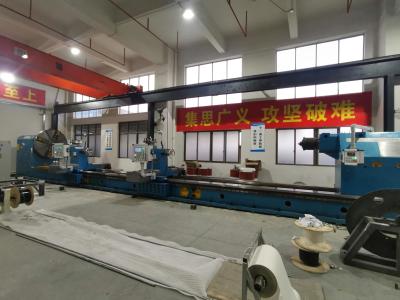 中国 回転風力シャフト、タービン、シリンダーのための専門の慣習的な旋盤機械 販売のため