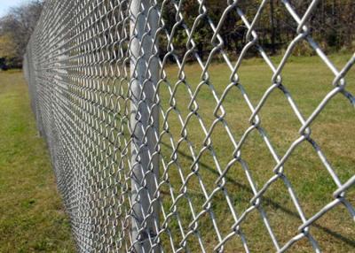 China Aluminum Chain Link Fence Fabric Waterproof 50x50 Mesh White Color for sale