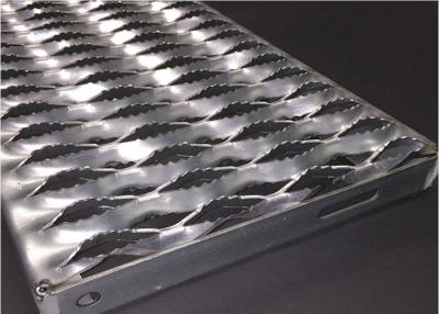 China Perforated Serrated Grating , Grip Strut Safety Grating For Stair Treads for sale