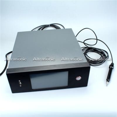 Chine Machine gravante en refief de encastrement ultrasonique existante en plastique ultrasonique de fil de machine de soudure à vendre
