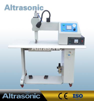 China Máquina ultrasónica inconsútil para la tela no tejida, máquina ultrasónica del lacre del sellador en venta