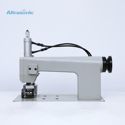 China Ultrasonic Lace Machine For Embossing Cutting Sealing Fabrics for sale