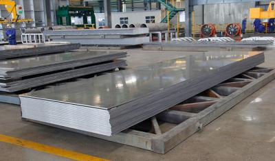 China Bobina de placa de aço galvanizada laminada Dx53d Dx54d SS400 revestido zinco à venda