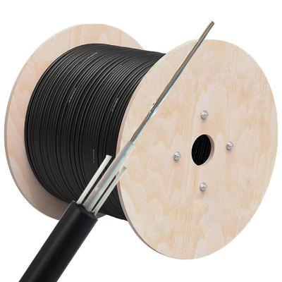 China Chaqueta externa floja central del tubo PE de los cables de fribra óptica de la prenda impermeable en venta