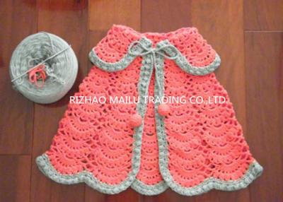 中国 ピンクのハンドメイドのかぎ針編みの服、袖なしのしまのあるポロつばのかぎ針編みの赤ん坊のショール 販売のため