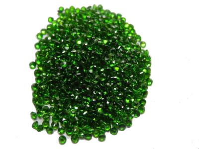China verde Diopside da jóia do cromo natural de 1.5mm redondo para anéis diopside do cromo à venda