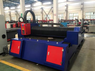 Cina tagliatrice d'acciaio di CNC del carbonio 500W, attrezzatura per il taglio di metalli del laser di 1500X3000mm in vendita