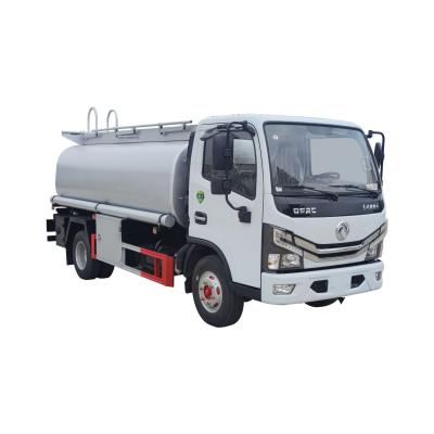China Camión del transporte del aceite del keroseno de Cbm de la rueda 4,5 del camión de petrolero del combustible diesel de la gasolina 4x2 en venta