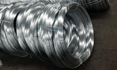China O fio de aço galvanizado 1.0-5.0mm de revestimento de zinco mola pesada principal escolhe para condutores encalhados à venda