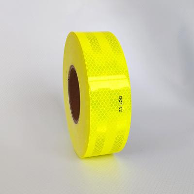 China Banda de marcado reflector DOT C2 de alta intensidad en remolques amarillo fluorescente verde en venta