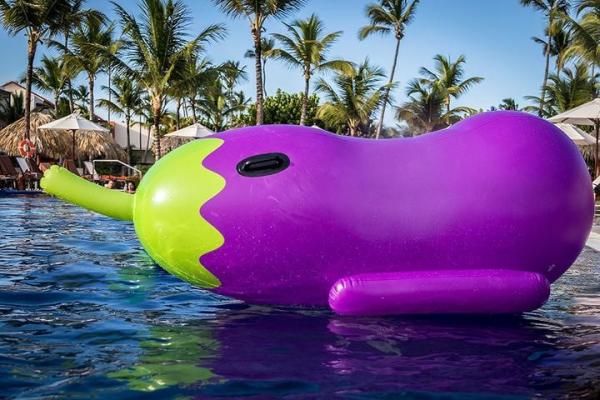 Quality Eco Friendly 190 X 65CM Swimming Pool Float PVC Inflatable Eggplant Pool Float for sale