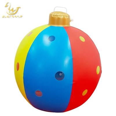 China 60cm Outdoor Inflatable Toy Ornament Decorated Pvc Inflatable Christmas Balls With Light for sale