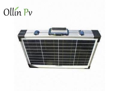 China Os painéis solares portáteis dobráveis da folha branca Waterproof IP67 com fechamento e punho à venda