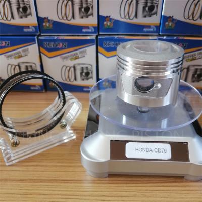 China Practical Silver Yamaha Motorcycle Pistons , CD70 Forged Piston Yamaha 47mm CLY DIA for sale
